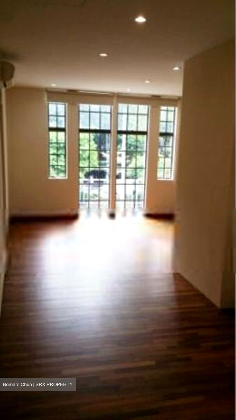 Chinatown Complex (D1), Office #545141051